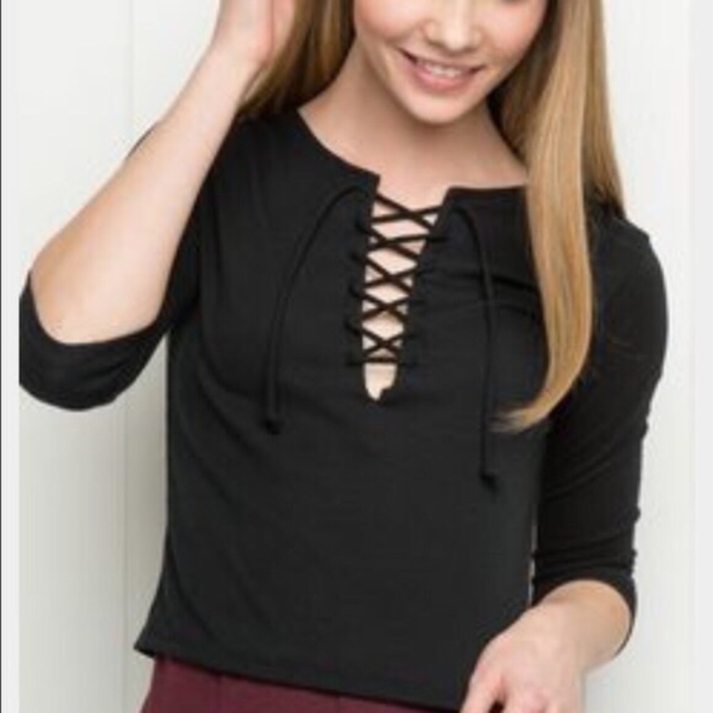BRANDY MELVILLE rare cris cross top
